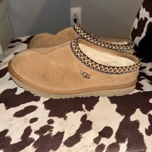 youth ugg tasman size 5/womens 7